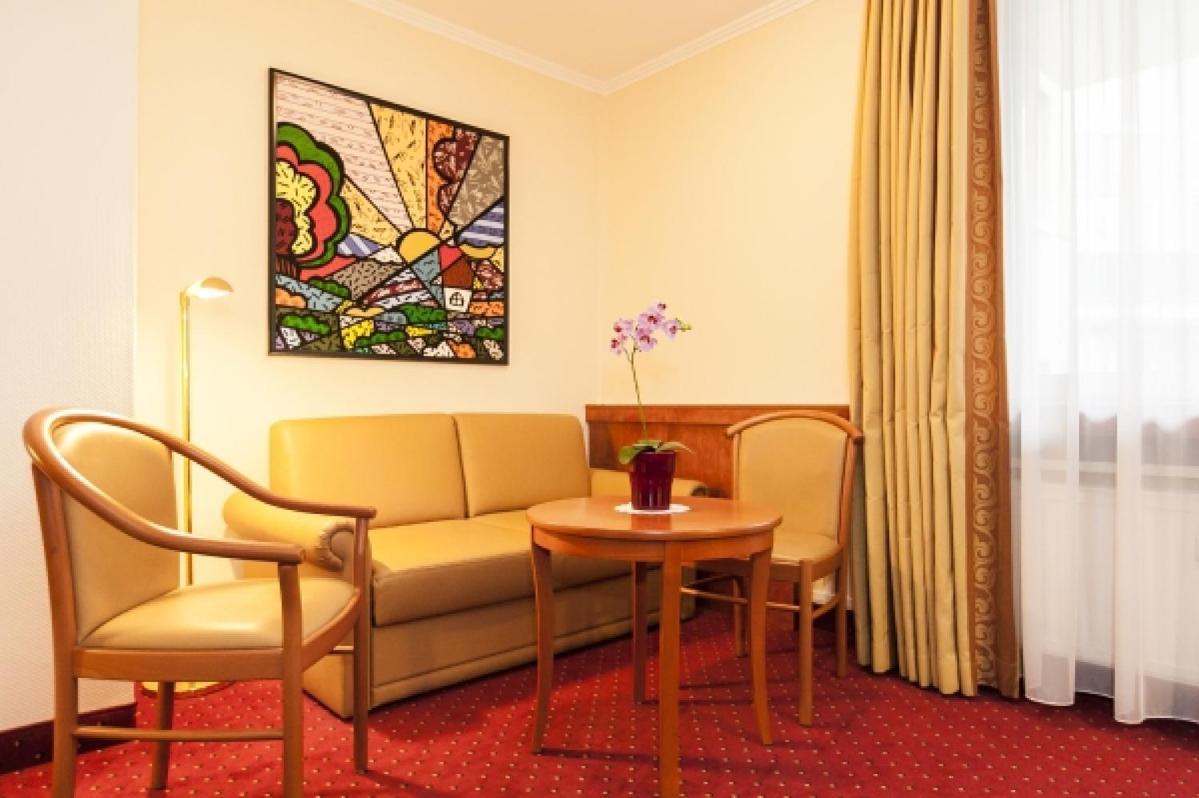 Hotel Am Berliner Platz Лангенфельд Номер фото