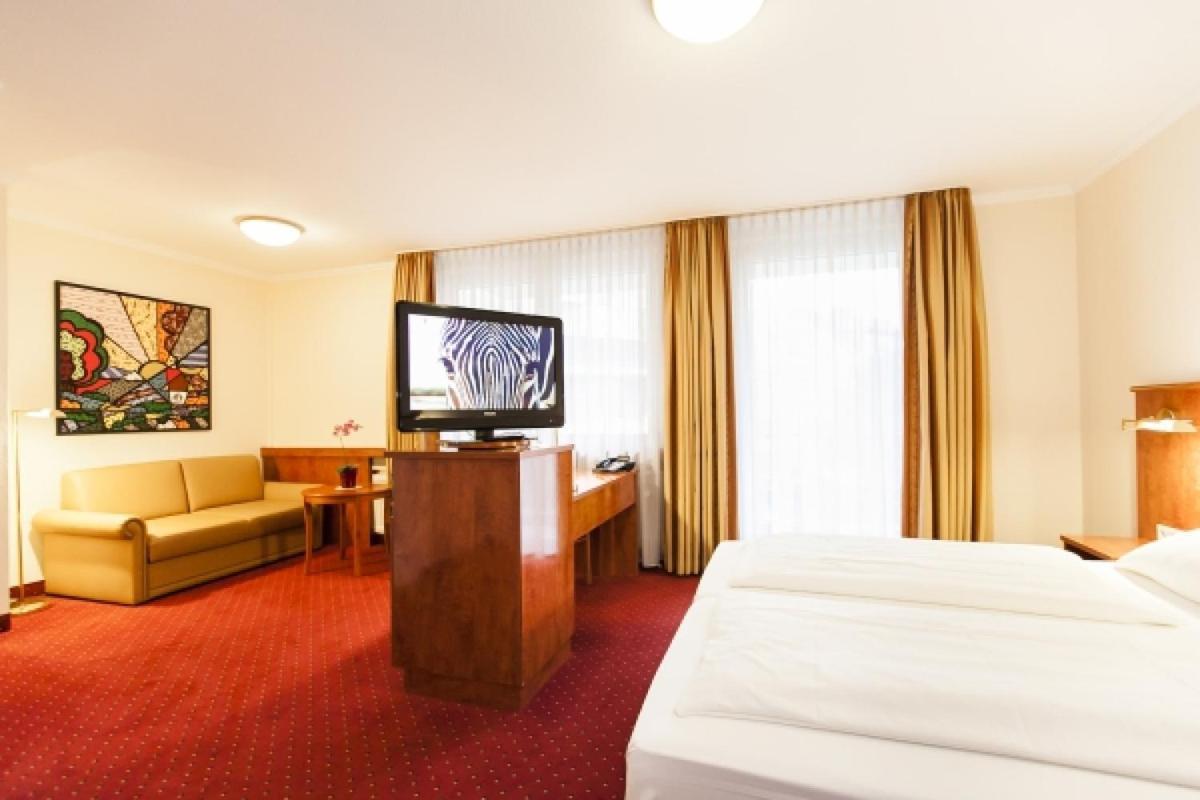 Hotel Am Berliner Platz Лангенфельд Номер фото
